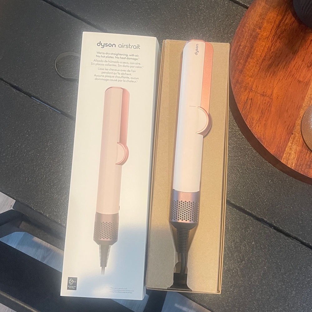 Dyson Airstraight NIB Rose Gold